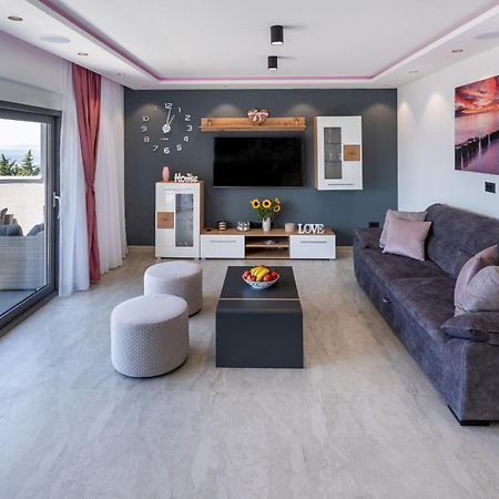 Luxury Apartment Lorena - Private Heated Pool - Есенице Экстерьер фото