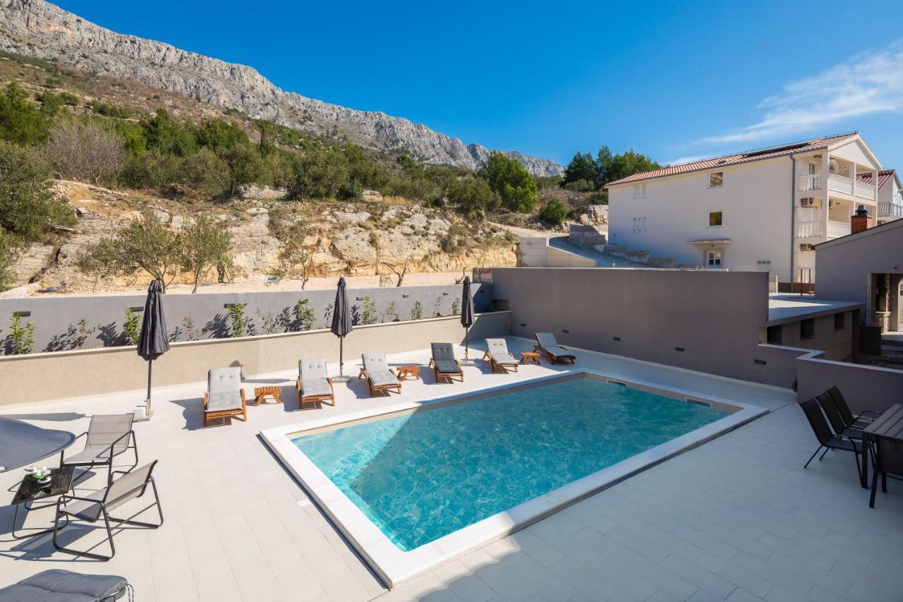 Luxury Apartment Lorena - Private Heated Pool - Есенице Экстерьер фото