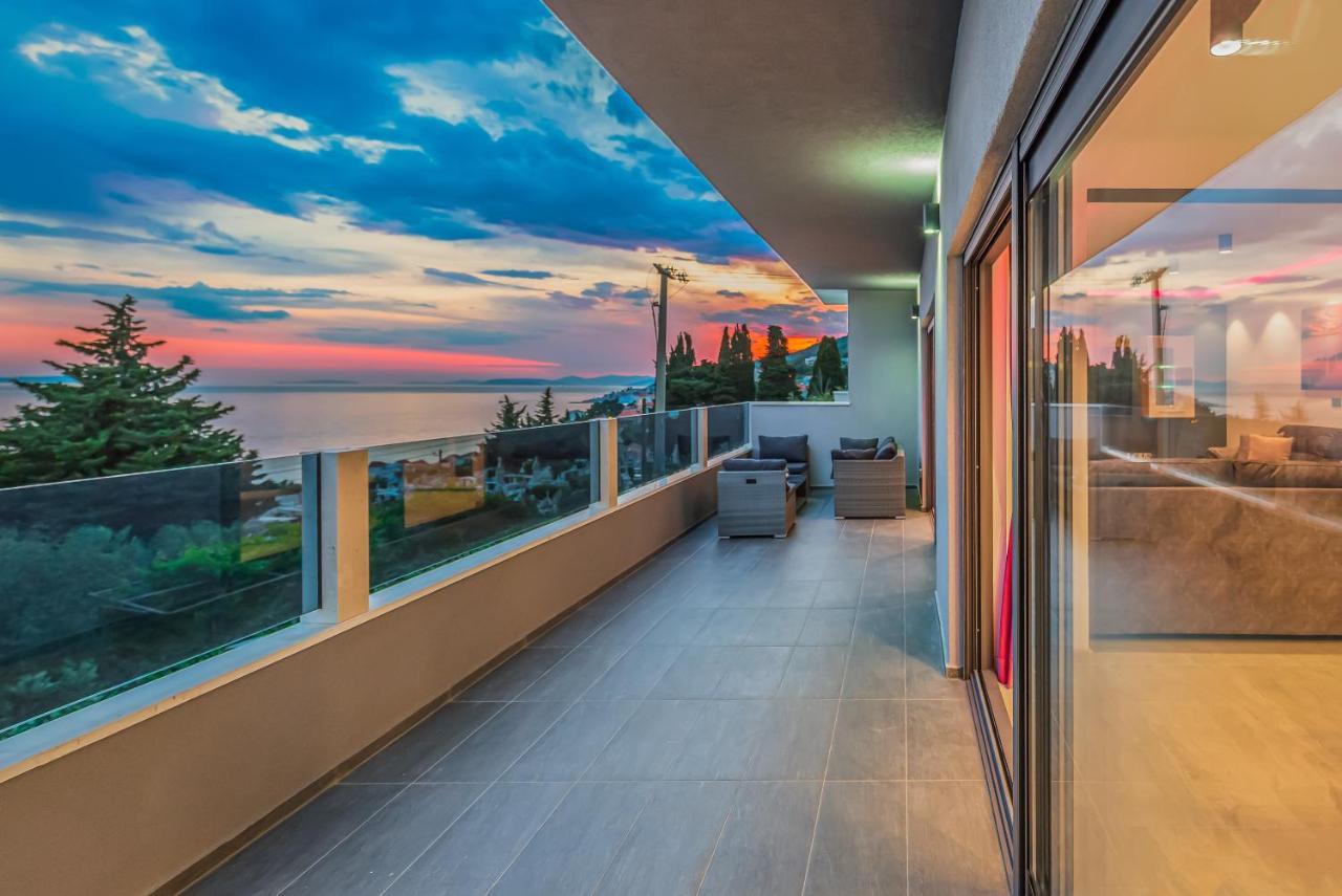Luxury Apartment Lorena - Private Heated Pool - Есенице Экстерьер фото