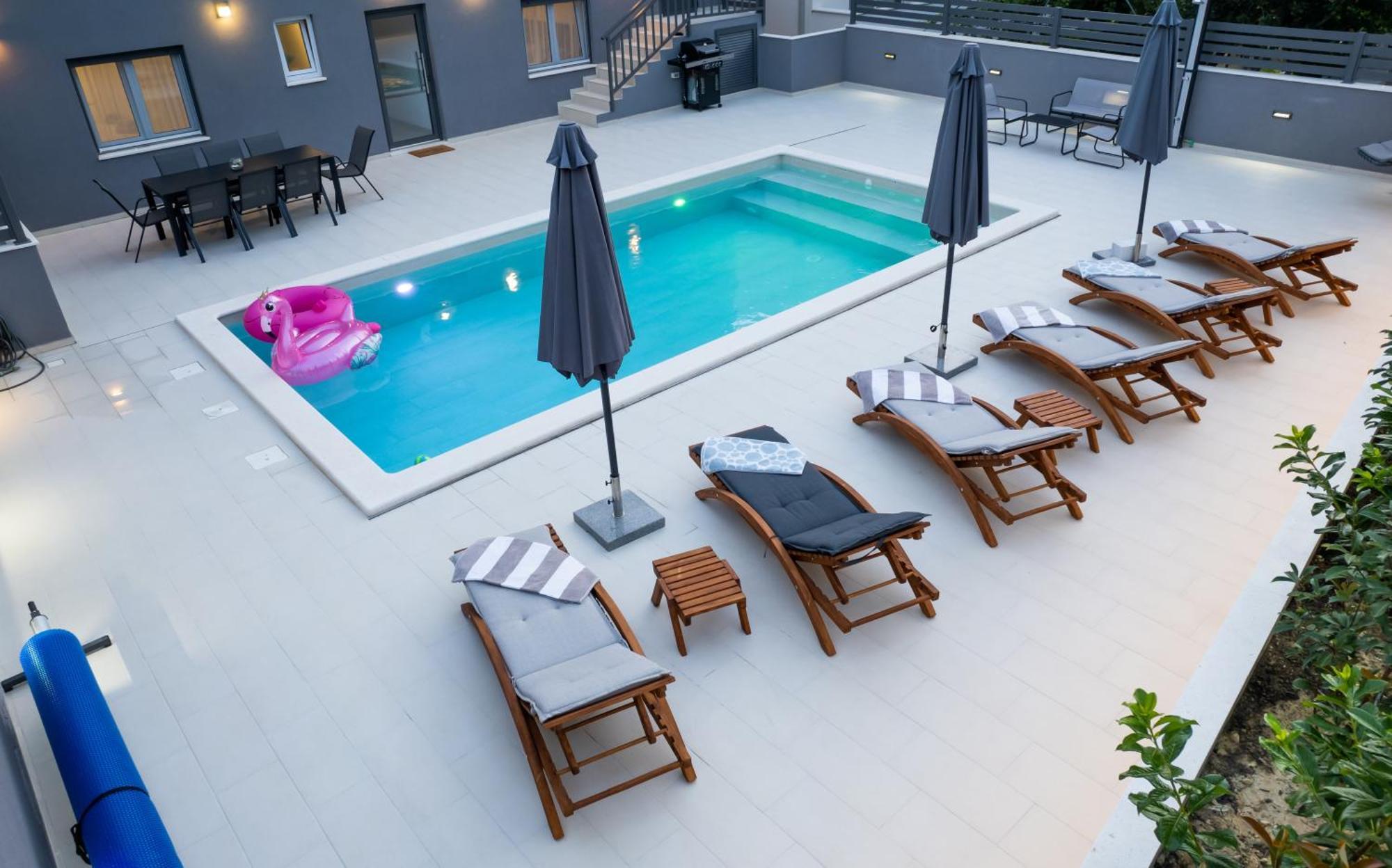 Luxury Apartment Lorena - Private Heated Pool - Есенице Экстерьер фото