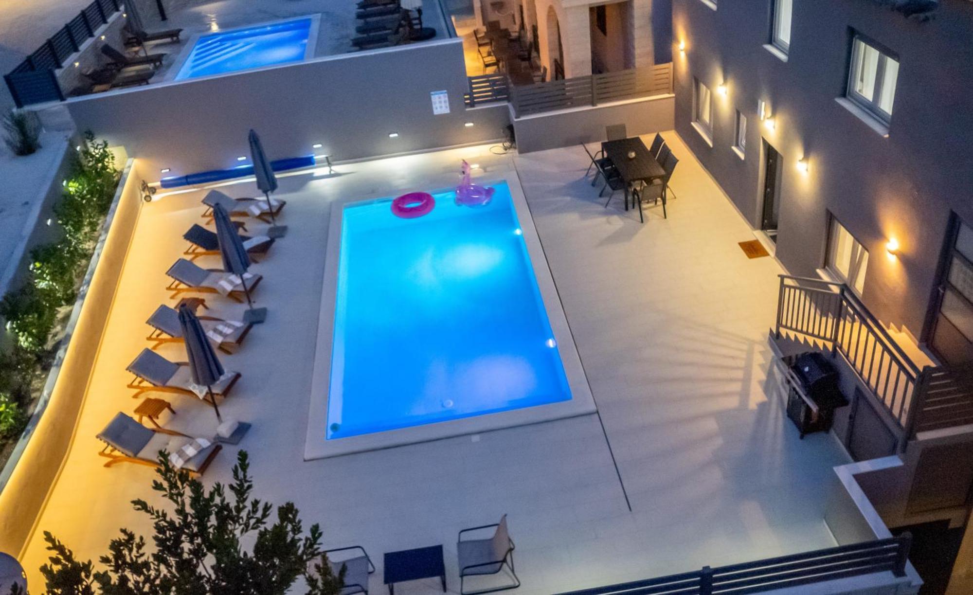 Luxury Apartment Lorena - Private Heated Pool - Есенице Экстерьер фото