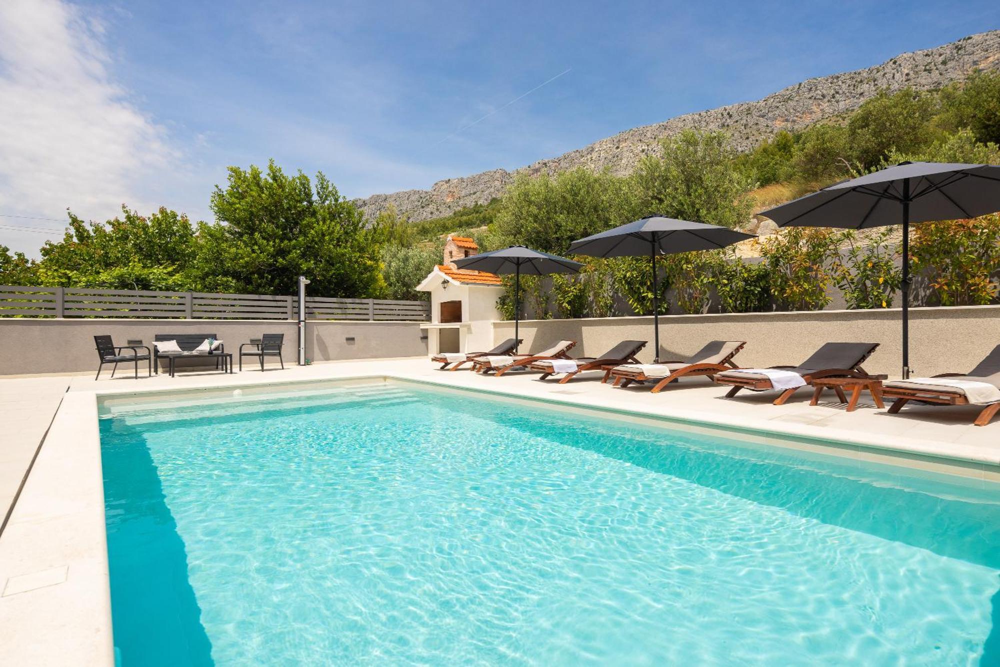 Luxury Apartment Lorena - Private Heated Pool - Есенице Экстерьер фото
