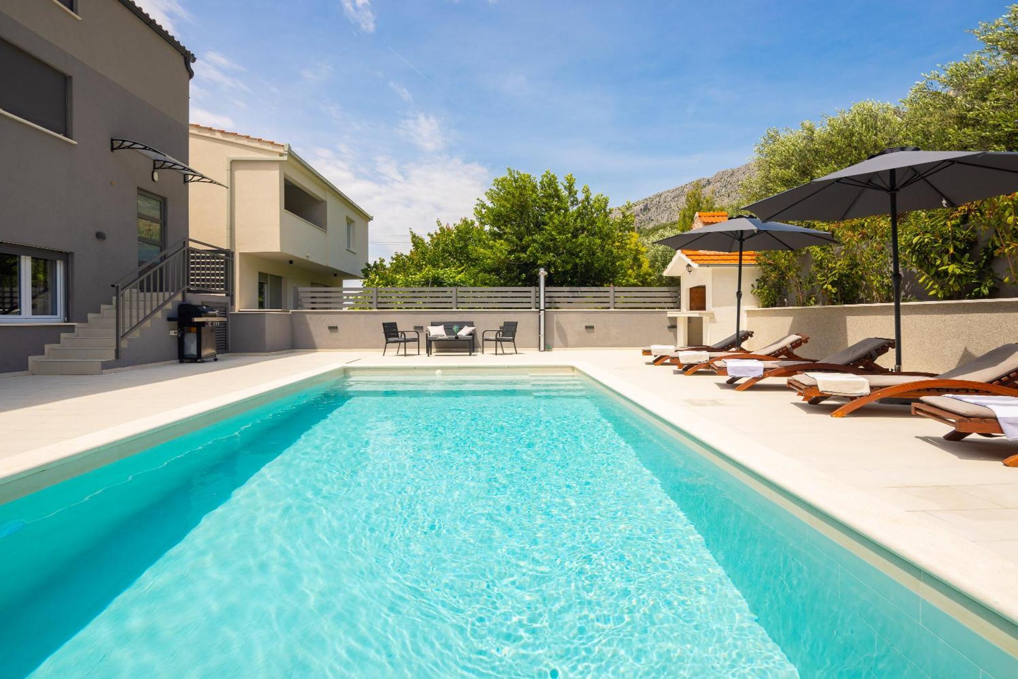 Luxury Apartment Lorena - Private Heated Pool - Есенице Экстерьер фото